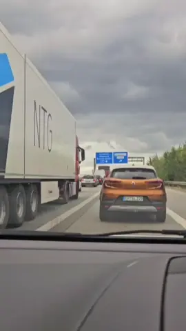 Mein täglicher Arbeitsweg. Dauerbaustelle A1 bei Bremen- Weserbrücke. Der Wahnsinn nimmt hat kein Ende #autobahn #spaß #stau #verkehr #bremen 