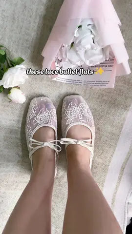 these cute flats make every outfit better 🥿 #balletflats #fallfashion #laceshoes #flats #tiktokshopcreatorpicks 