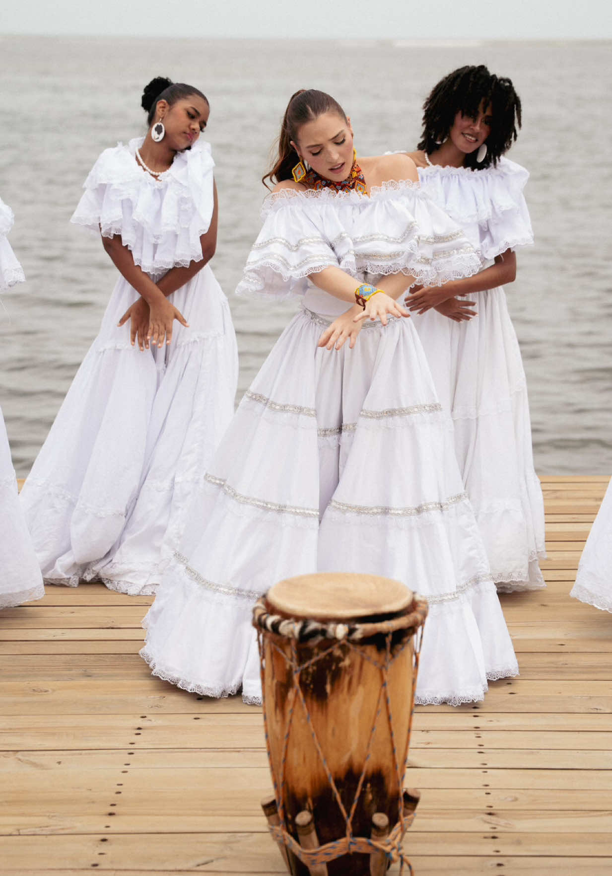 Con la fuerza del bullerengue, su sensibilidad femenina, su voz de resistencia y su clamor de libertad me uno a la celebración del  #DíaDelFolclor, exaltando a quienes dan vida y preservan la tradición de los bailes afro cantaos del Caribe colombiano, declarados Patrimonio inmaterial de la nación.  Este baile es por ustedes, por su fuerza, por su entrega, por su pasión.🪘