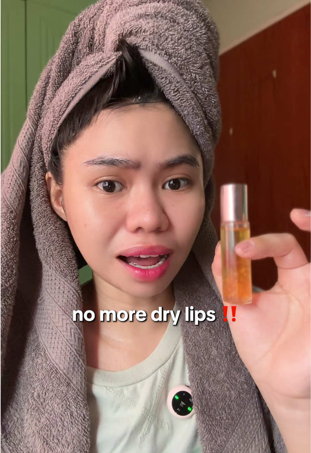 Hydrating lips from lyse lip oil #lipoil #hydratinglipoil #lipessentials 