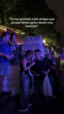 un chico con suerte 💙 @junefer @Nagore #bilbao #astenagusia #gafas #humor #viral 