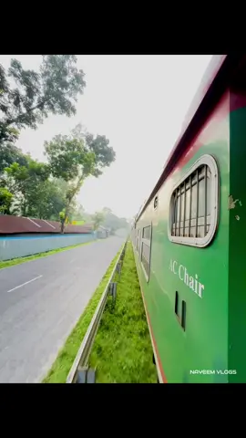 উত্তরের ক্রাশ অজগরের ন‍্যায় ছুটে চলছে।#bangladeshrailway #railway #bdrail #nayeemvlogs01 #kurigram_express 