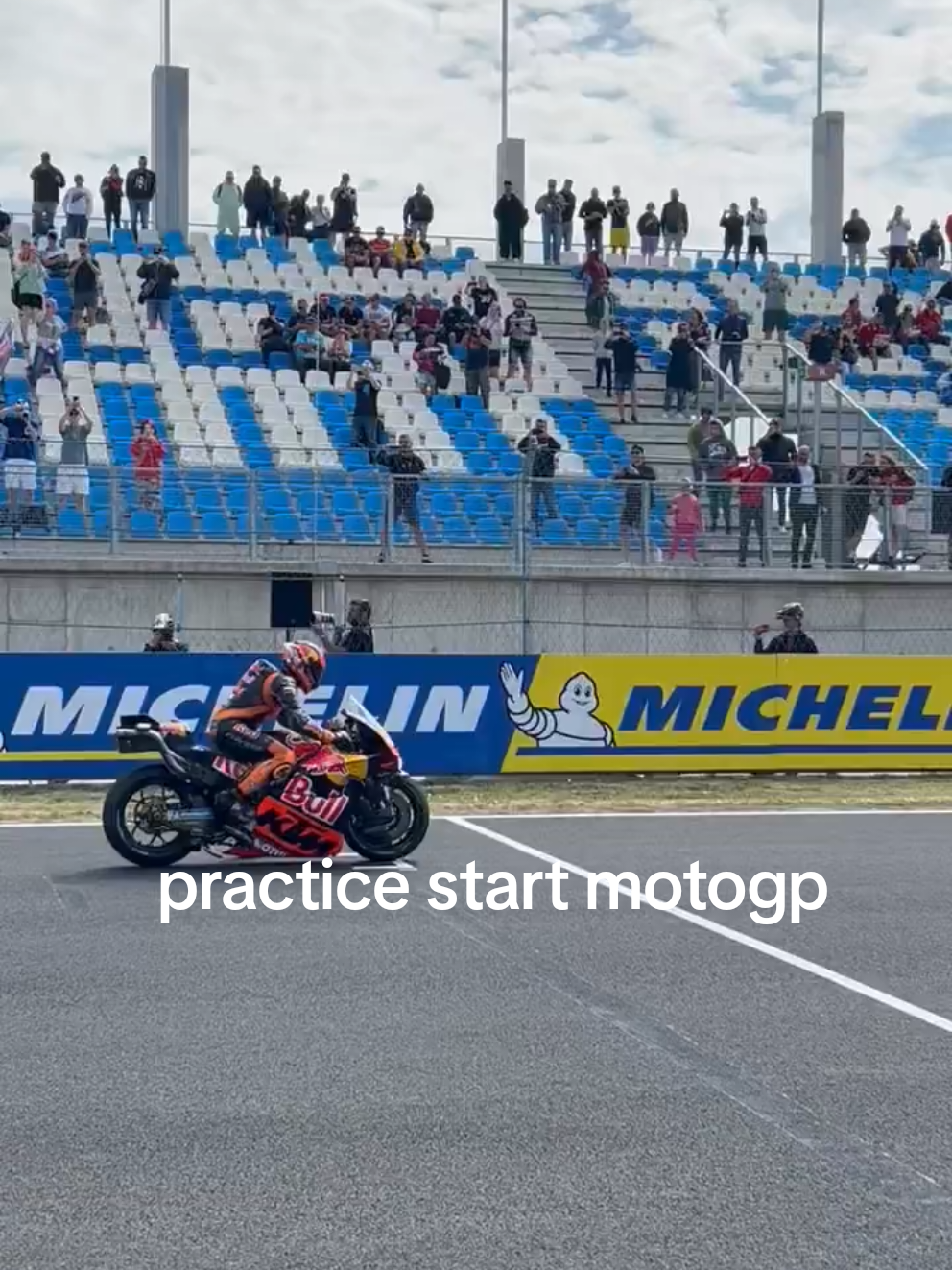 motogp practice start balaton park circuit hungria #motogp #balatonparkcircuit 