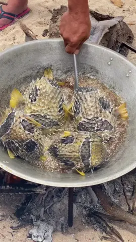 Porcupine fried  _reels _viral _seafoodlovers _highlight Romel P Pigon #viralRomel #seafood #cooking #Outdoors #mukbangvideo 