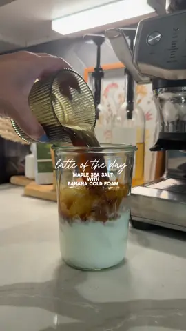latte of the day — maple sea salt latte with banana cold foam!! I’ve had this on repeat this week🍁 #latte #icedlatte #latteoftheday #coffee  @weckjars @crateandbarrel @Amazon Home @Breville @Chobani 