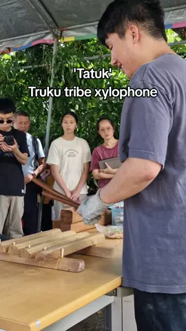 Tatuk..sejenis alat muzik suku Truku di Hualien. Bentuknya seperti 'xylophone' & diperbuat dari kayu paulownia. Tatuk biasanya mempunyai hanya 4 nada sahaja. (Re, Mi, Sol, La)