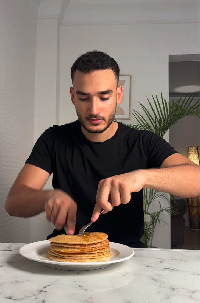 High protein pancakes🥞 60g protein!! . . . #gym #fyp #viral #reels #coaching      # healthy lifestyle