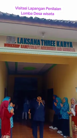 Kerajianan Kriya yang digawangi Oleh pak Haji Asep di Desa Panyingkiran yang saat ini diproyeksikan menjadi salah satu Desa Wisata Unggulan di Kabupaten Ciamis merupakan potensi yang Desa yang unggul karena dapat memberikan pengalaman tersendiri bagi pengujung yang datang...mantap.. #pyf  #desawisata  #ekonomikreatifindonesia  #kerajinankriya  #disparciamis @nurul.huda150  @budikurnia22ciamis  @syarifhidayat815  @asdadeldiana943 