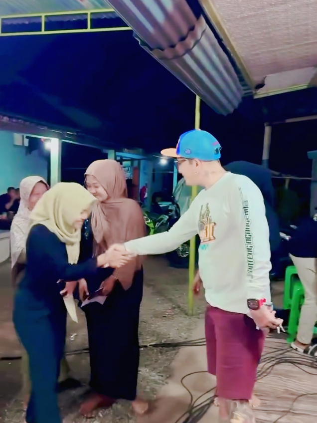 kades hoho mendatanvi warganya yang punya hajatan #kadeshoho #hohoalkaf #viraltiktok #fyp #shortvideo 