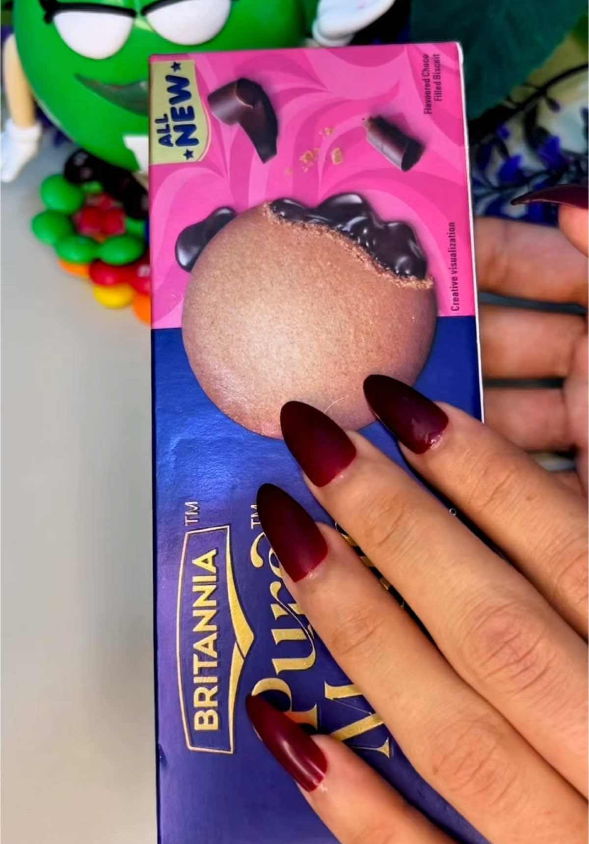 Biscuits unboxing #CookieTin  #SatisfyingASMR  #Unboxing  #VintageCookies  #CookieASMR  #SatisfyingSounds  #BakingNostalgia  #CookieLover  #TikTokViral  #OddlySatisfying  #CookieTime  #SecretRecipe  #FoodieFinds  #OldSchoolSnacks  #CookieCrunch