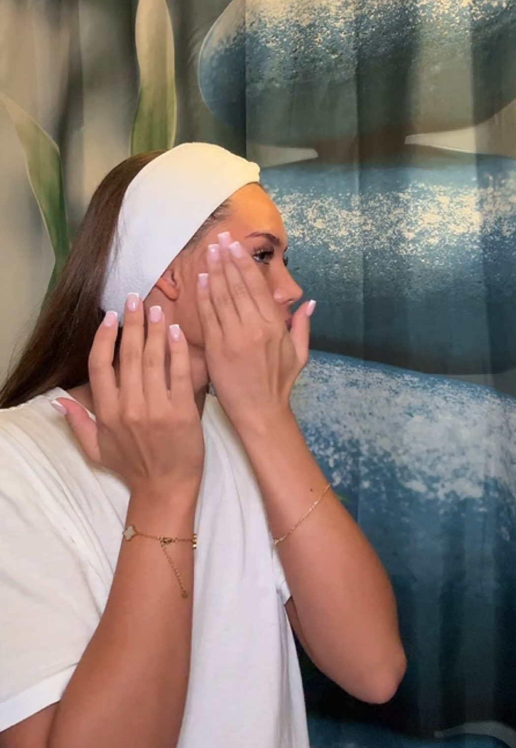 get ready to BED ! 🧖🏽‍♀️💤✨ #skincare #nightroutine #unreadywithme #girly #foryou 