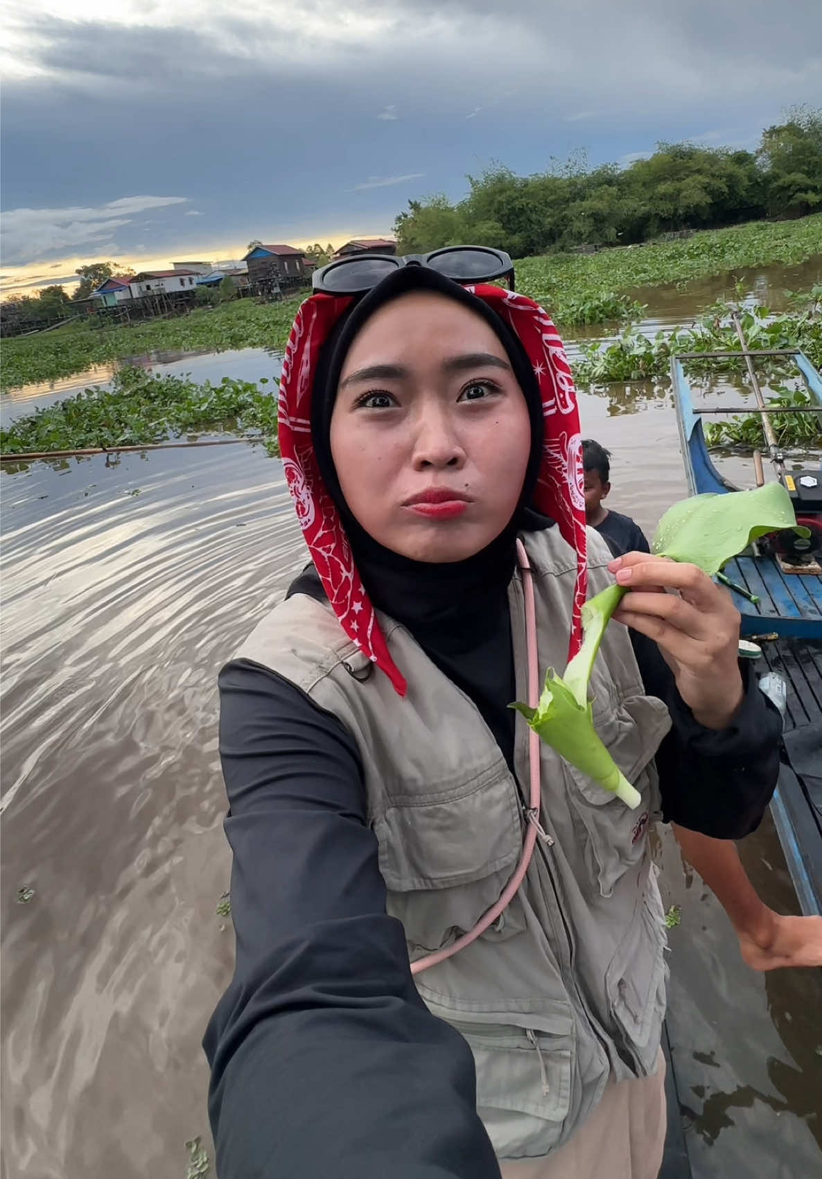 Baru Kali Ini Liat Mampoy Banyak Betul Di Sungai Mahakam‼️😭 #asrindabasrii #jalanjalanasrinda #percobaanasrinda 