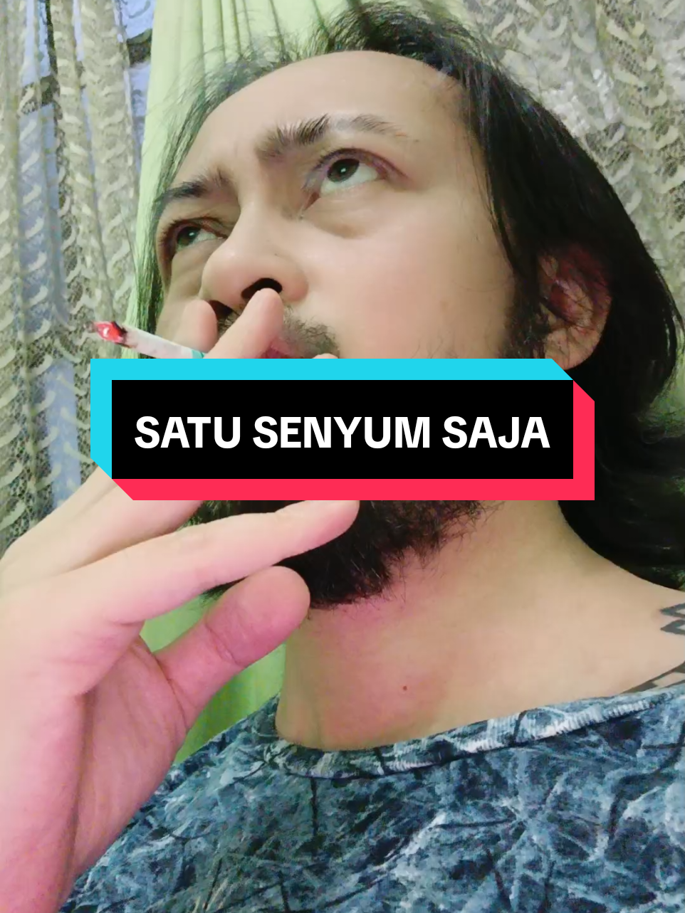 satu senyum saja buat yg paham