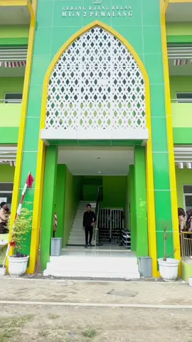 sama 8B Lagi nih, shenggoL donk,. 😂😎 #mtsn2pemalang #gurumuda #guruhits #gurumadrasah #pemalang 