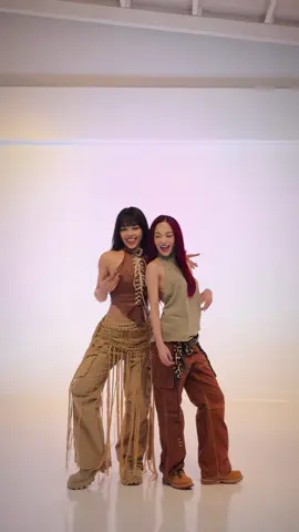 Is it? Yes! It's @ac ❤️‍🔥🫨 Finally got to dance with her 🥹 and she's amazing indeed! DC: @Kimmiiz.official (ครูคิม)🇹🇭  @TYLA #isit #Tyla #fyp 
