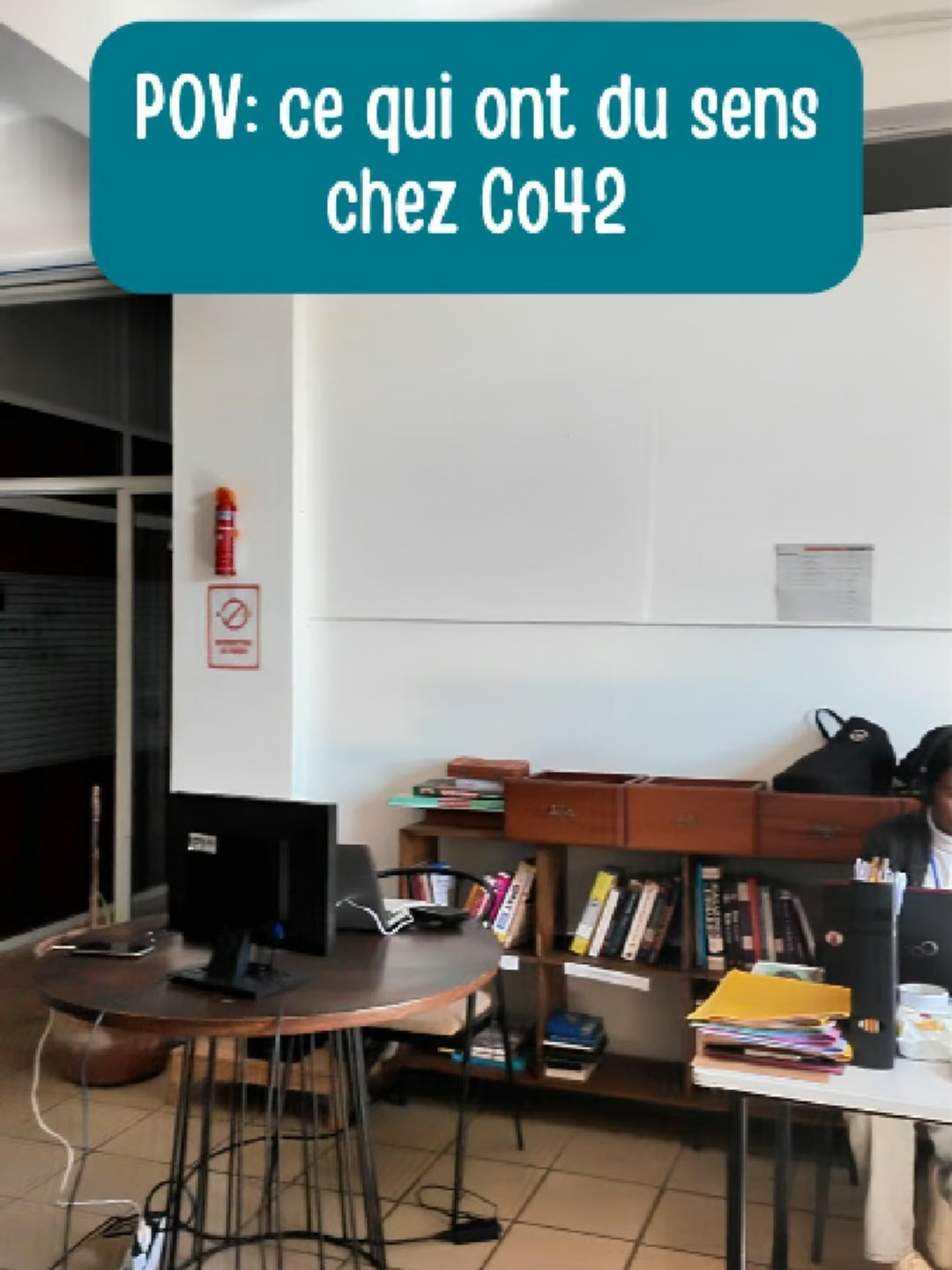 ☕ Parce qu’un bureau, c’est bien. Mais un lieu qui s’adapte à toi, c’est mieux. 🌟 Chez Co42 tout prend son sens #coworkingspace #fyp #salles #madagascar
