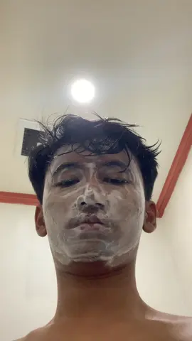 Mau mandi segala kesetel lagu begini tai 