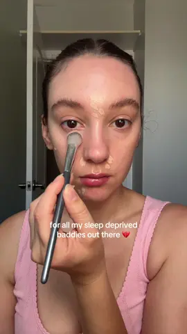 sometimes I don’t wanna look like I slept 30 mins last night :/ #colorcorrector #tarteccundereyecorrector #undereyeconcealer #darkcircles #tartecosmetics 