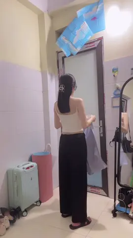 Hay là mình đến với nhau đi, cơm em nấu, tiền em kiếm, Anh ở nhà. #tiktok #flypシ #xh #tanca #foryou 