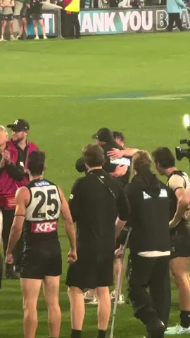 One last goodbye 🥺 #aflpowersuns #travisboak #afl #portadelaide @Port Adelaide ⚡️ 