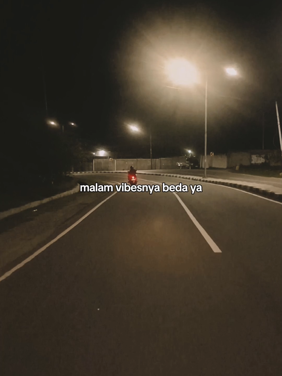 🌃 Malam Vibesnya Beda #malam 