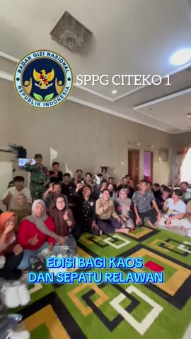 Edisi bagi kaos dan sepatu relawan ☺️ @badangizinasional.ri #mbg #bgn #sppgciteko 
