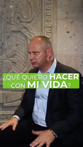 ¿QUÉ QUIERES HACER CON TU VIDA? 🌍 Muchos pasan años viviendo en piloto automático, atrapados en rutinas que no los llenan. El vacío llega cuando tu vida no tiene dirección y no sabes hacia dónde avanzar. La respuesta no está afuera, está en tu decisión de crear un propósito real. Atrévete a preguntarte qué quieres construir y comienza hoy a tomar pasos hacia ello. 👉 Comparte este mensaje con alguien que necesita escucharlo. #LuisFallas #LuisFallasConferencistaInspiracional #CentrodeSuperacionPersonal #Supérate #propósito #motivación #cambio #crecimiento