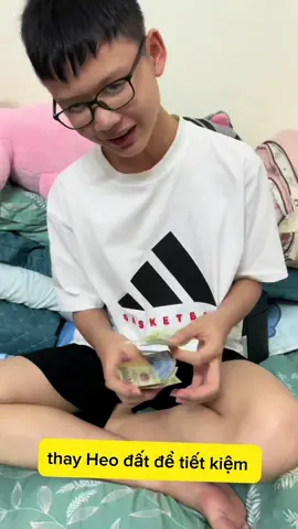 Tập cho con bạn thói quen tiết kiệm tiền từ hôm nay với két sắt mini