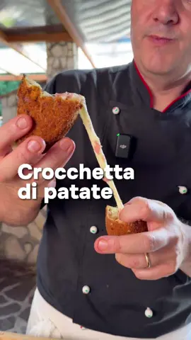 Crocchette di patate a modo mio! 🥔 📍 @casalerufini, Gallicano Nel Lazio (RM) 📞 Info e prenotazioni: 0695469591 🎥 @Atera | Marketing Agency  #ricetta #crocchetta #chefrufini