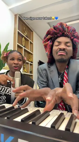 Songi songi😂💙@Francisca🤍 🎶/ @Salima Chica #mrheelariouz #fyp #foru #songisongi #viraltiktok 