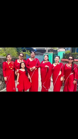 Chitikaiii vanxu ra yo rato sari la Hami pani😁😁#miss you kanxu@Anzanathaquree🇳🇵🇬🇧 #foryoupage #fypシ゚ #asra🦋 @sirjanamalla @laxmi shrestha 