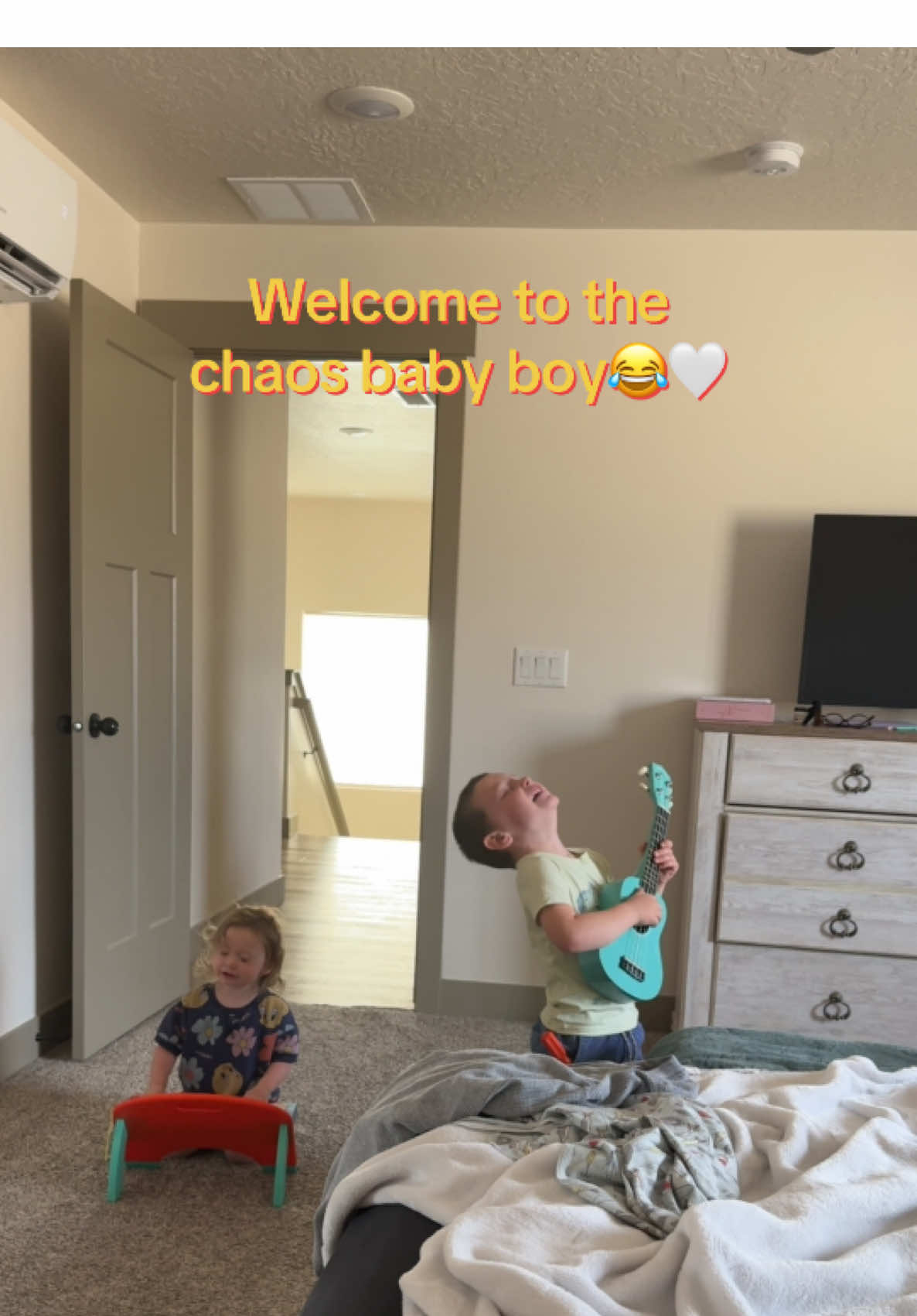 9 AM with three kids🤪 ##motherhood##sahm##newborn##crazykids##toddler
