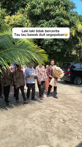 Salfok sama yang di dalam box Hantaran🤭😍 #engagement #engagementmoment #lamaran #hantaran  #tunangan  