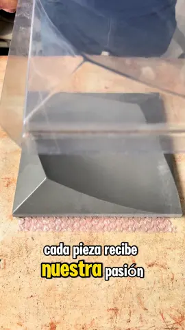 🎥 No es cerámica… es concreto arquitectónico. Tiles hechos con pasión, detalle y propósito. 🗓 Build Expo Los Ángeles · 27-28 agosto ✨ Con nuestros amigos de Moda Concrete #diseñoarquitectónico #concrete #concretedesign #construction #buildexpo 