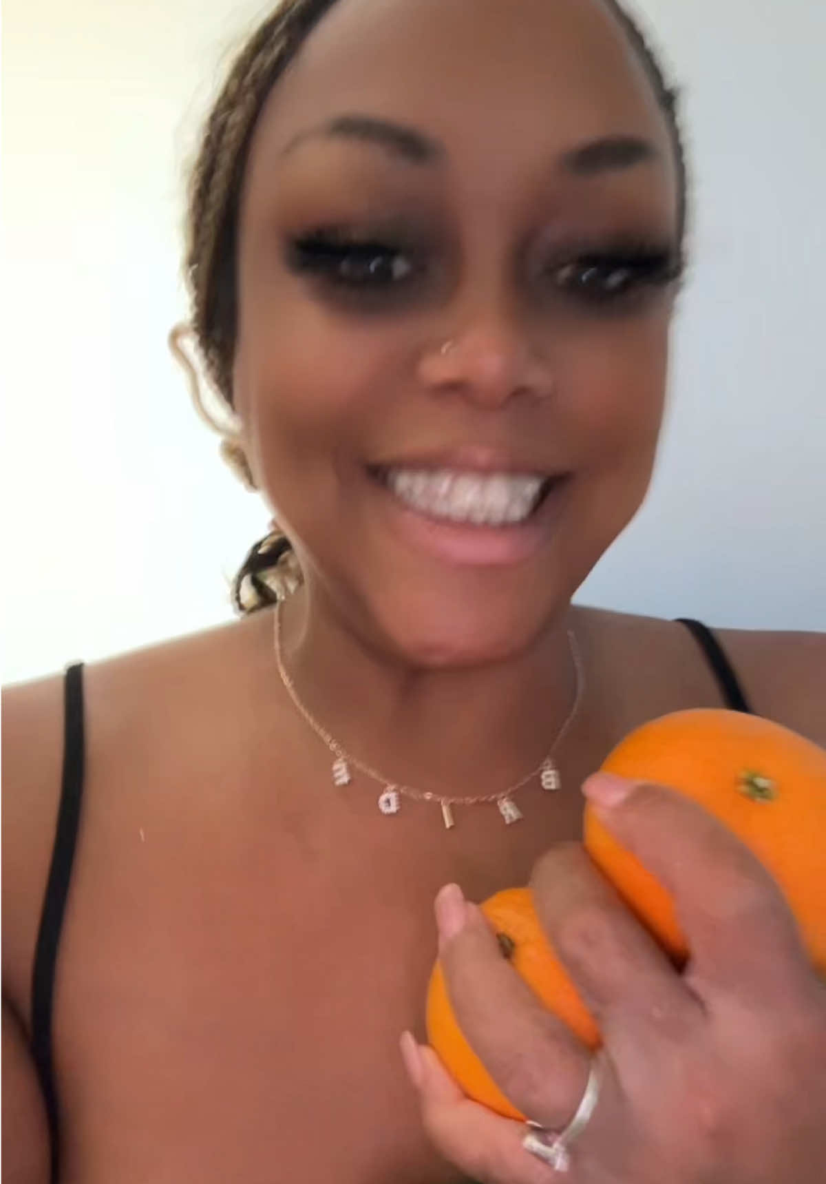 Juicing my way to the aisle 👰🏽💍 Wedding in a month, let’s see how much glow we can bottle! #weddingprep  #WeightLossJourney #juicing  #weddingtok #bride 