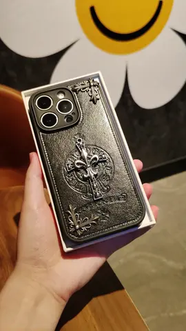 #PhoneCase #CoolPhoneCase #PhoneEssential #TikTokMadeMeBuyIt #DarkStyle   