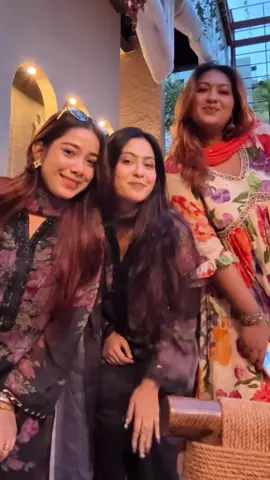 This is the real life mama Mia trio🤘🏻#fyyyyyyyyyyyyyyyy #fyppppppppppppppppppppppp #fypシ゚ #mygirls #trio @Nawar Aothoi @NAFISA_🌷 