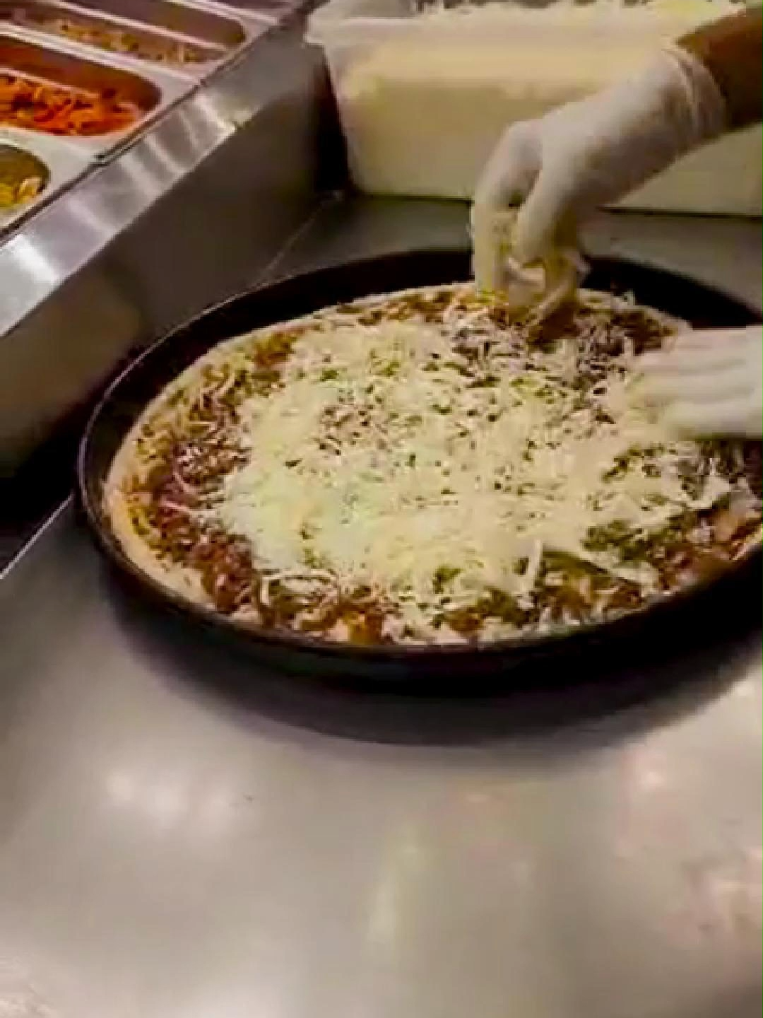NFC Beef Pizza - Juicy beef, melted cheese, and a perfect crust – the flavor you can’t resist! #Kandahar #nfc #complex #sweemingpool #restaurante #breakfast #kabab #fries🍟 #fida #chickenwing #food #chicken #fullchickenroast #platter #pizzalover #Zinger #manto #sukhari #juice_🍹🍹 #gilato #hotel #snooker #sweemingpool @hameedtemmory