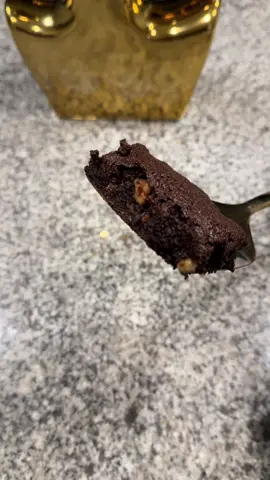 6 ingredient vegan brownies 😋😋 these were sooooo easy to make and so rich!  For more vegan desserts, download your digital cookbook on polishdinc.com or linked in my bio!  🛒  1 cup almond flour  1/2 cup cocoa powder 1/3 cup coconut oil 2 tsp vanilla 1/4 tsp salt  1/2 cup maple syrup  Optional: extra dairy free chocolate chips & walnuts  #vegan #brownies #easy #vegandesserts #dairyfree #dessert #sweets #sweet #treat  #creatorsearchinsights #vegantok #vegantiktok #fyp 