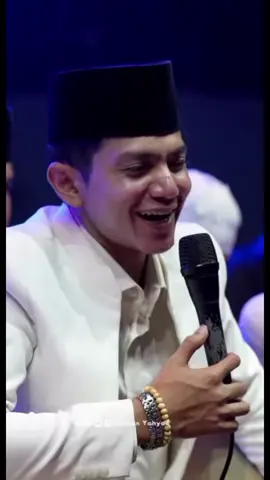 MasyaAllah, senyum nya jangan manis² bib 🤭 @Zaidan Yahyaa Official #habibzaidanyahya #zaidanyahyaaofficial #zaidanyahyaa #bismillahfyp 