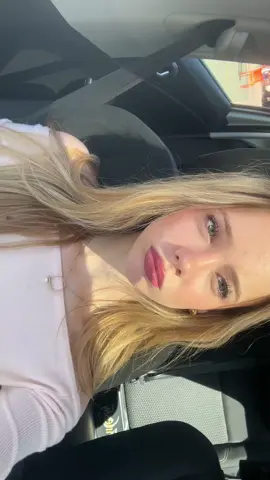 The wind was a paid actor #makeupbyme #errandswithme #shopping #faro #greeneyes 