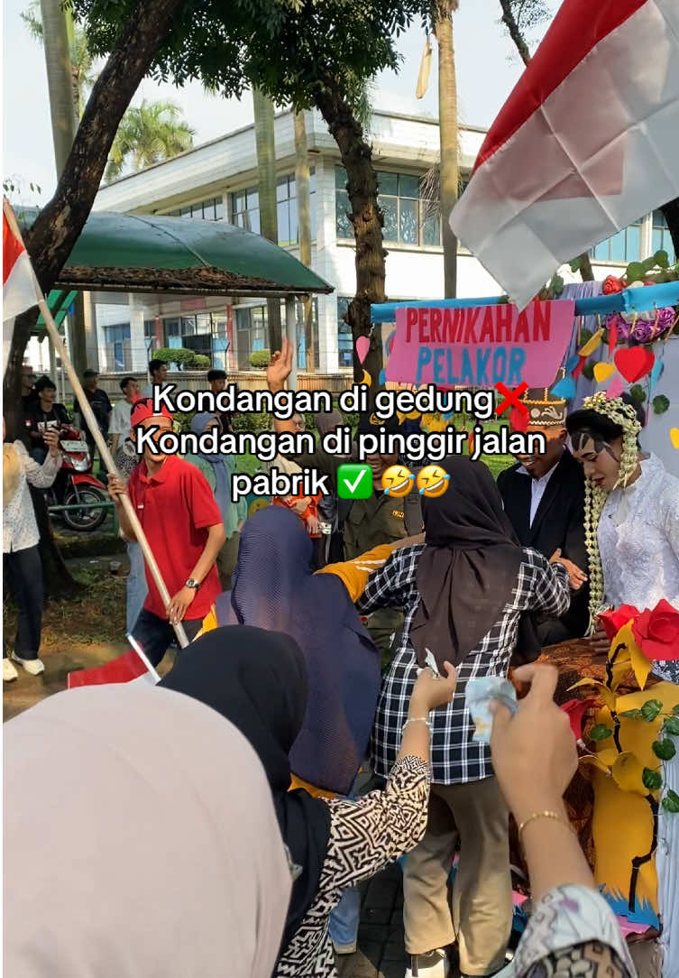 yang karnaval Divisi Asics , yang heboh Divisi Nike 🤣😂  #fyp #foryoupage #karnavalnikomas #asics #karnavalasics 