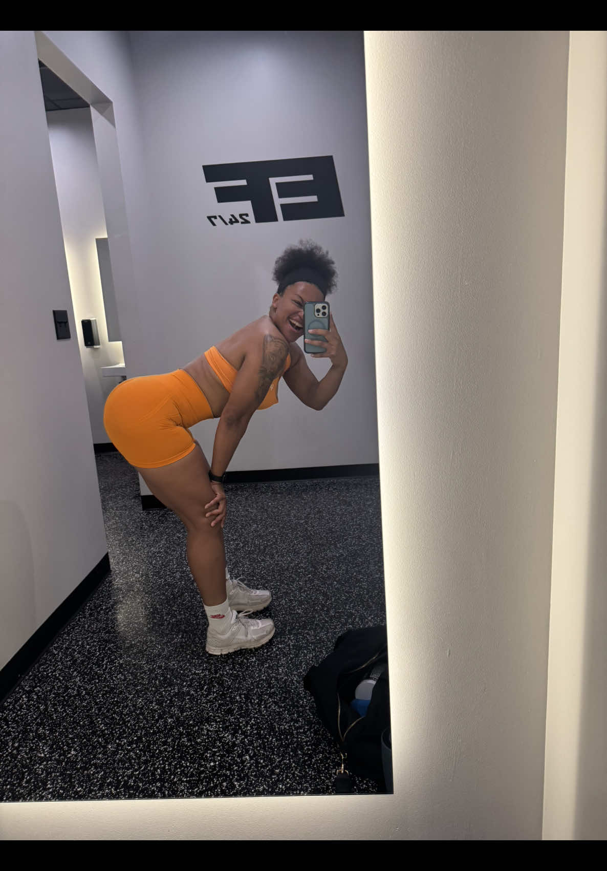 Very light weight today because I’m working on like re….hell idk the word I’m looking for but I’m trying to change my squat form 😂😂🤷🏽‍♀️😅 I’ve always squatted ass to the grass however I turn my feet out! I start off with my feet facing forward and then BOOM! They’re pointed outwards. lol it’s gotten the job done all this time but idk I just want a cleaner looking squat…for the few times that I do squat 🤷🏽‍♀️😂 lol idk if that makes sense but it makes sense to me 😂😂 #momswholift #gym #lynchburg #legday #squatober 