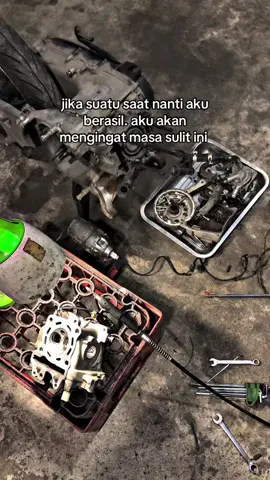Bengkel buka setiap hari , yang mau perbaikan motor dan lain-lain atau mau tanya” dulu juga bisa bosku  Wa: 082267806377  pastikan mesin yang di bongkar sebelum di rakit kembali harus bersih ya bosku , buat bersih” mesin ada KUAS yang awet dan tahan lama bosku , wes dang sat set cek krinjing kuning di pojok kiri bawah bosku 👍  #bengkelinjeksi #bengkelmotor #kuas #madiun24jam #katamotivasi #storybengkelkatakata #mekanikindonesia #fyp #mekanikmuda 