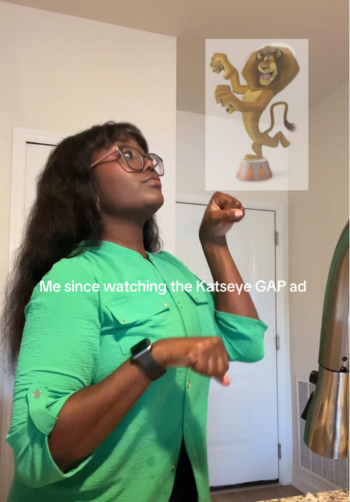 The only ad I don’t automatically skip🤭#katseye #gap #milkshake 
