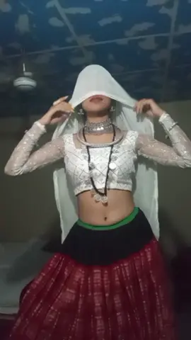 Sarase sarak gae Meri chunariii💃#fypシ゚ #creatorsearchinsights #foryou #viral #goviralfypシ🖤tiktok 