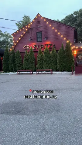 actually never had service like this in the hamptons, and the food was just as incredible. 10/10 experience🤌🏼 #hamptons #crazypizza #easthampton #hamptonsrestaurants #pizza @crazypizza.official 