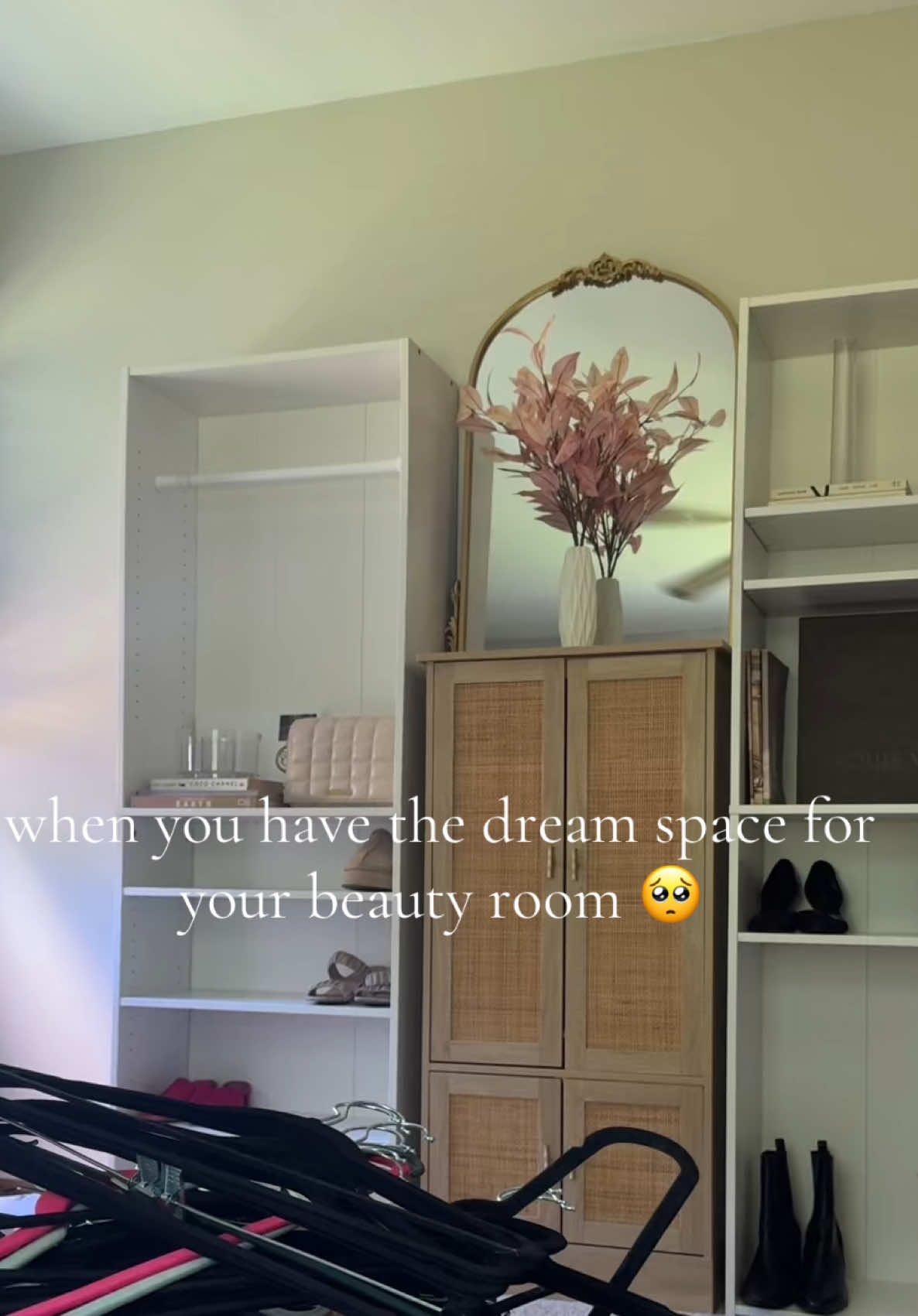 beauty room is loading. . . #newhome #beautyroom #decorating 