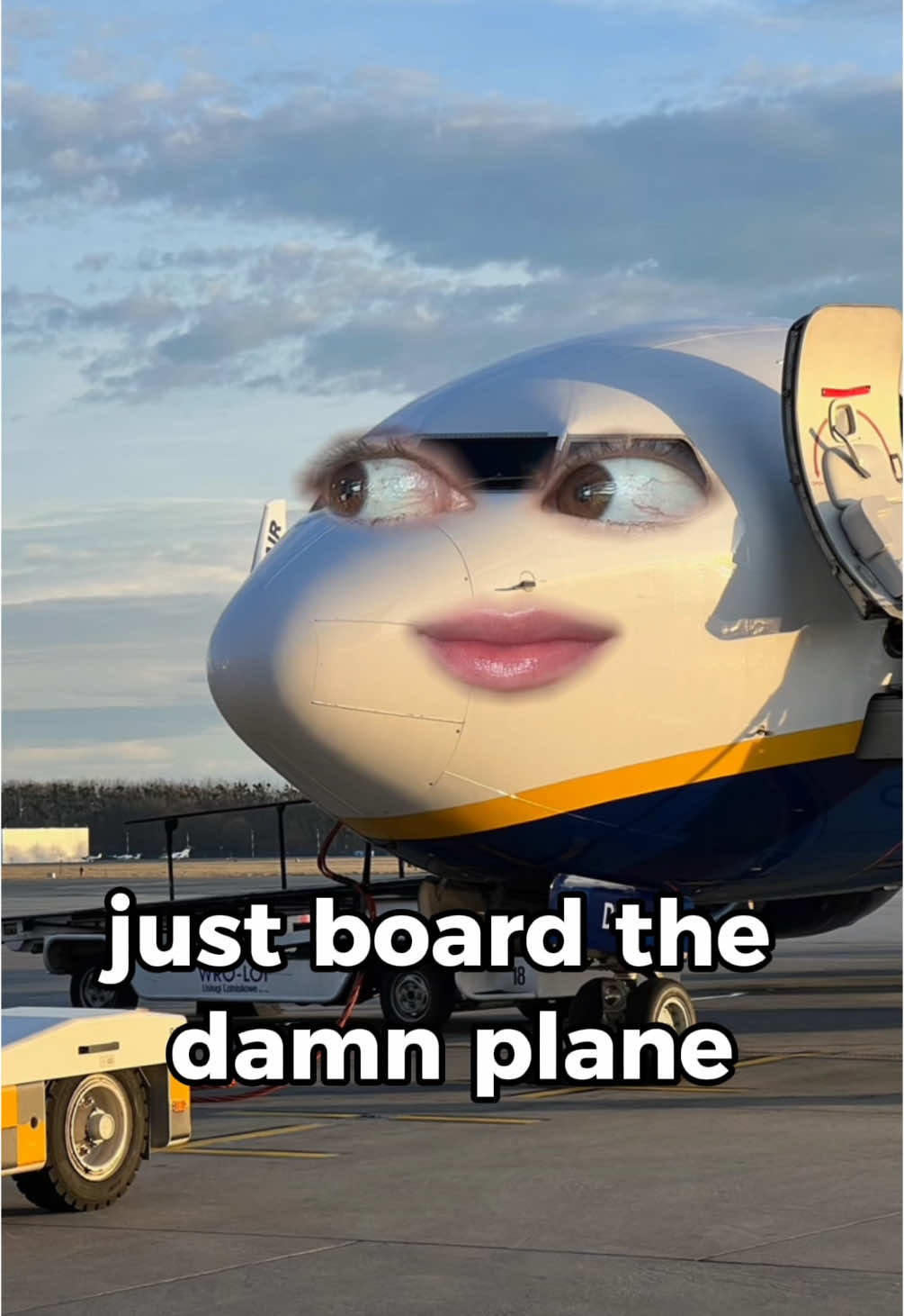 stop posin’, start boardin’ #stitch w/ @ᴅᴇᴡᴍɪ 🪬 #ryanair 