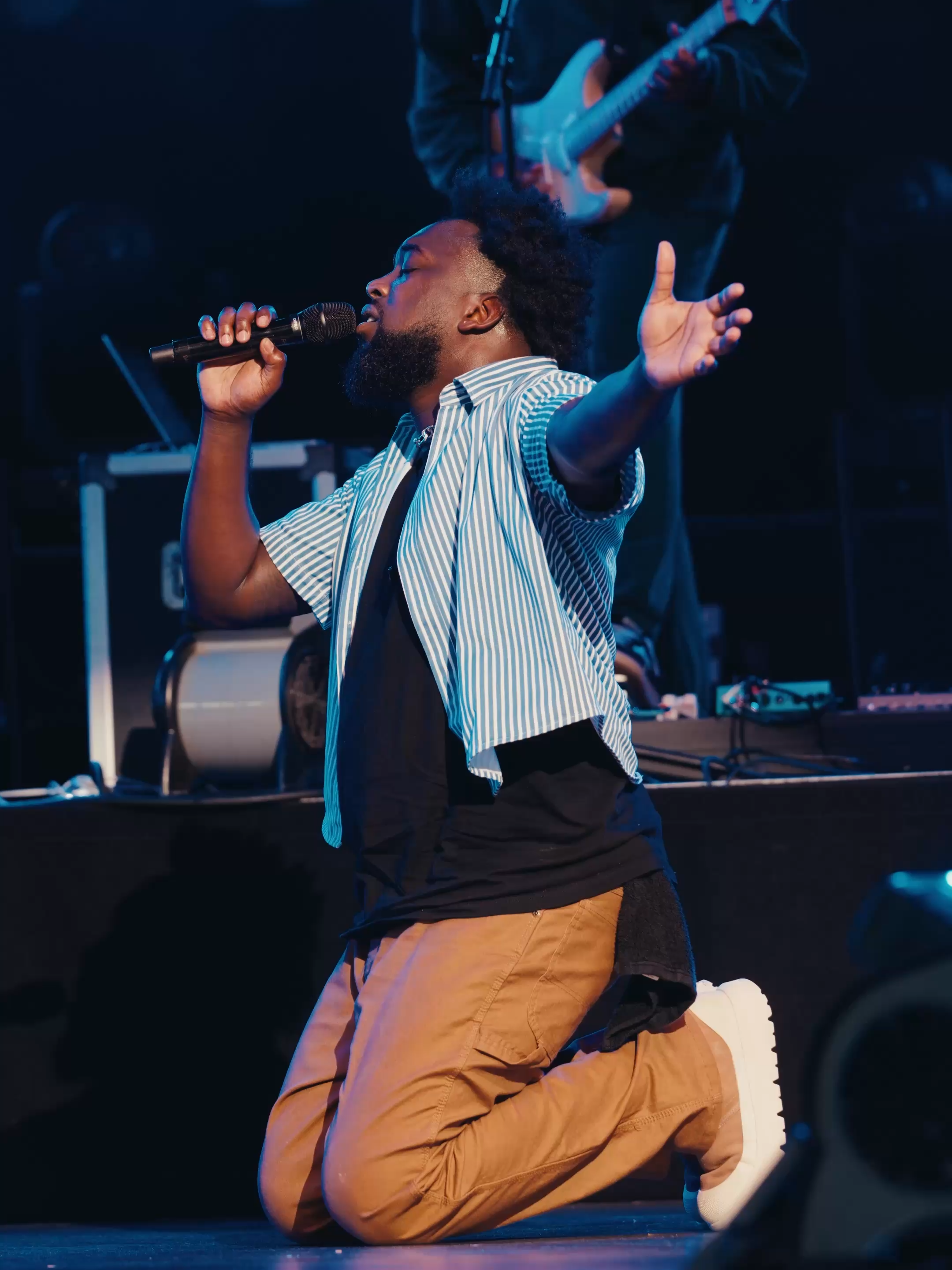 Sometimes we’re waiting on one big breakthrough and forget about all the little ways God is showing up every single day. When we stop and look back, we realize our whole life is full of a million little miracles we didn’t even notice at the time. #maverickcitymusic